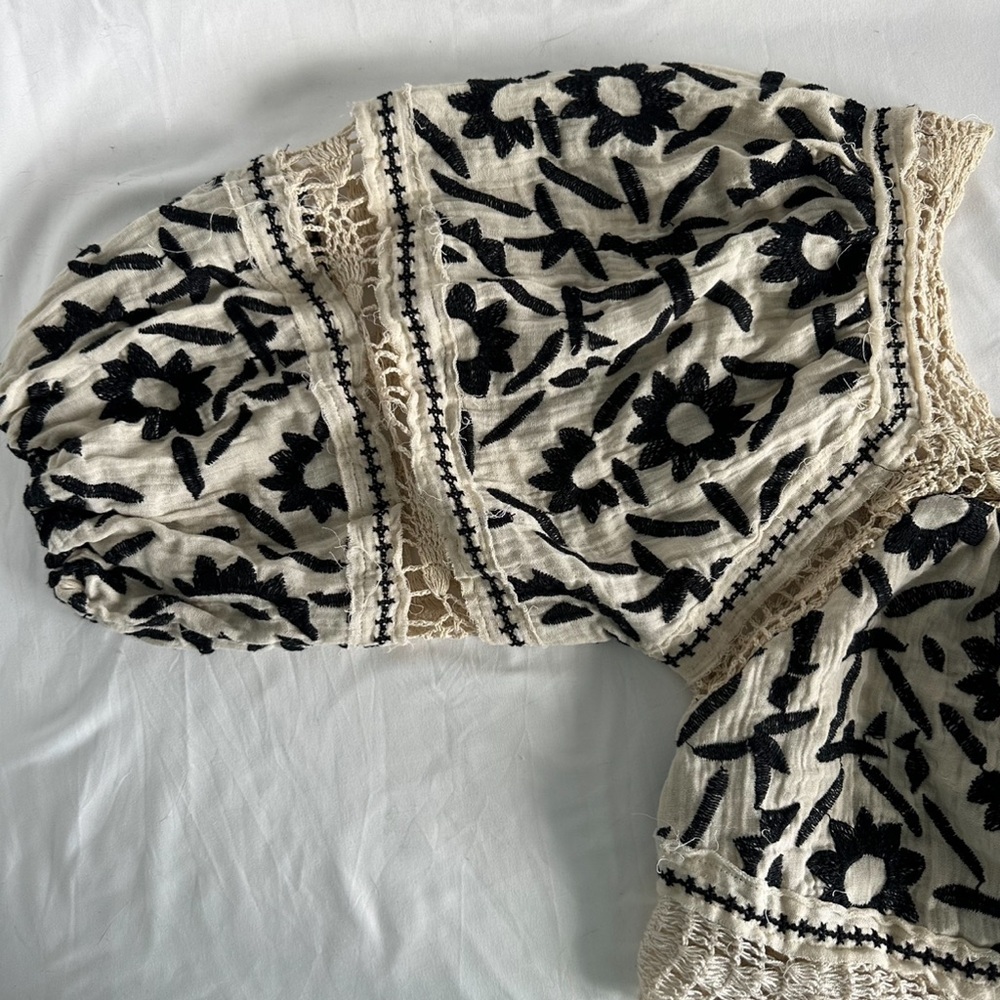 Free People Crochet Puff Sleeve Crop top